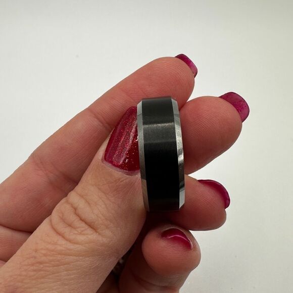 Men’s size 11 gunmetal black tungsten ring band - Picture 3 of 6
